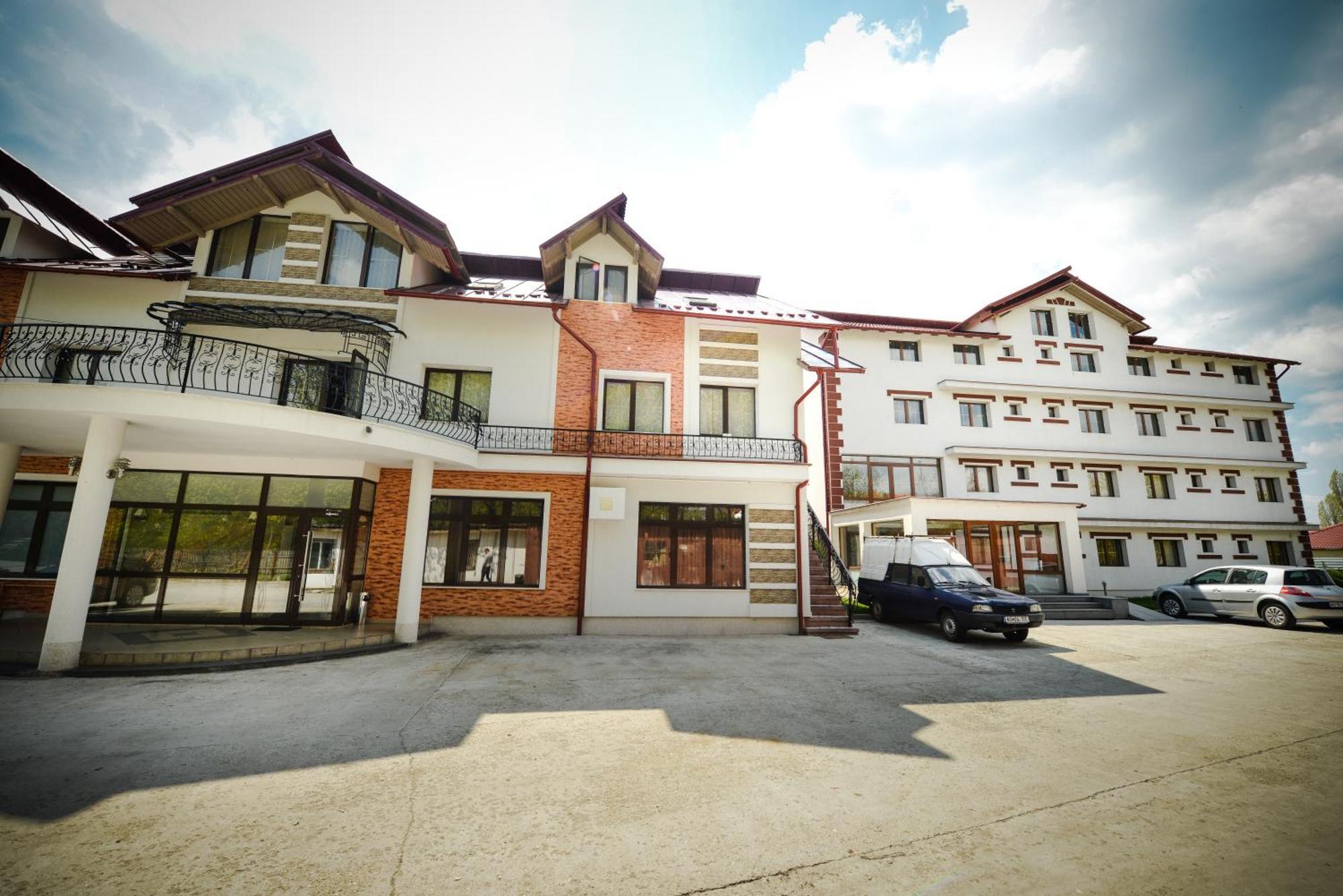 Pension Florica Питещ Екстериор снимка