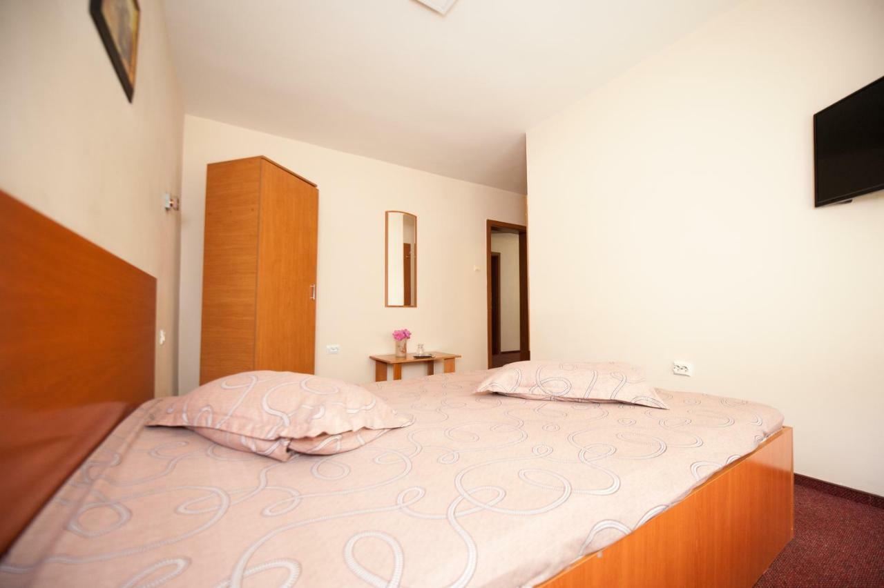 Pension Florica Питещ Екстериор снимка